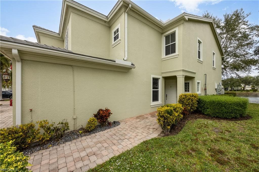 1320 Mariposa CIR 104-37