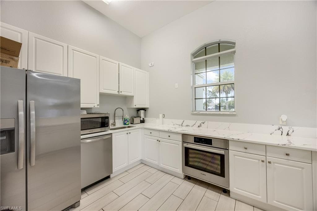 1320 Mariposa CIR 104-32