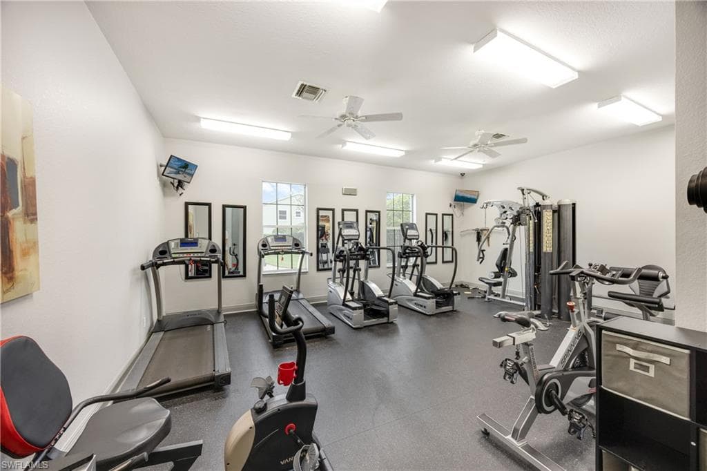1320 Mariposa CIR 104-30