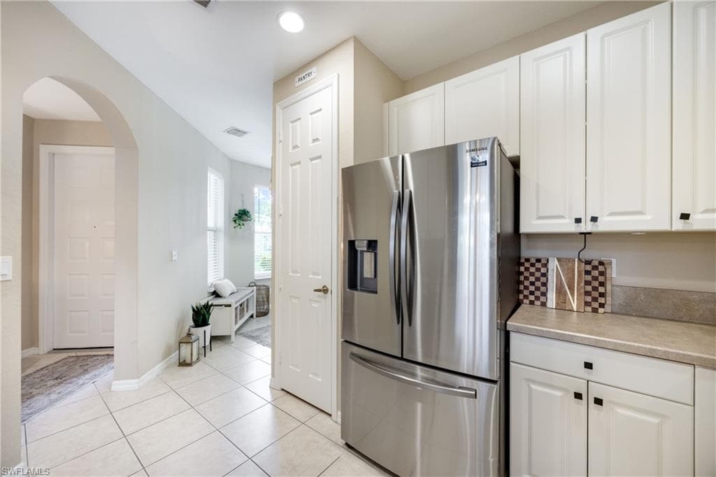 1320 Mariposa CIR 104-3