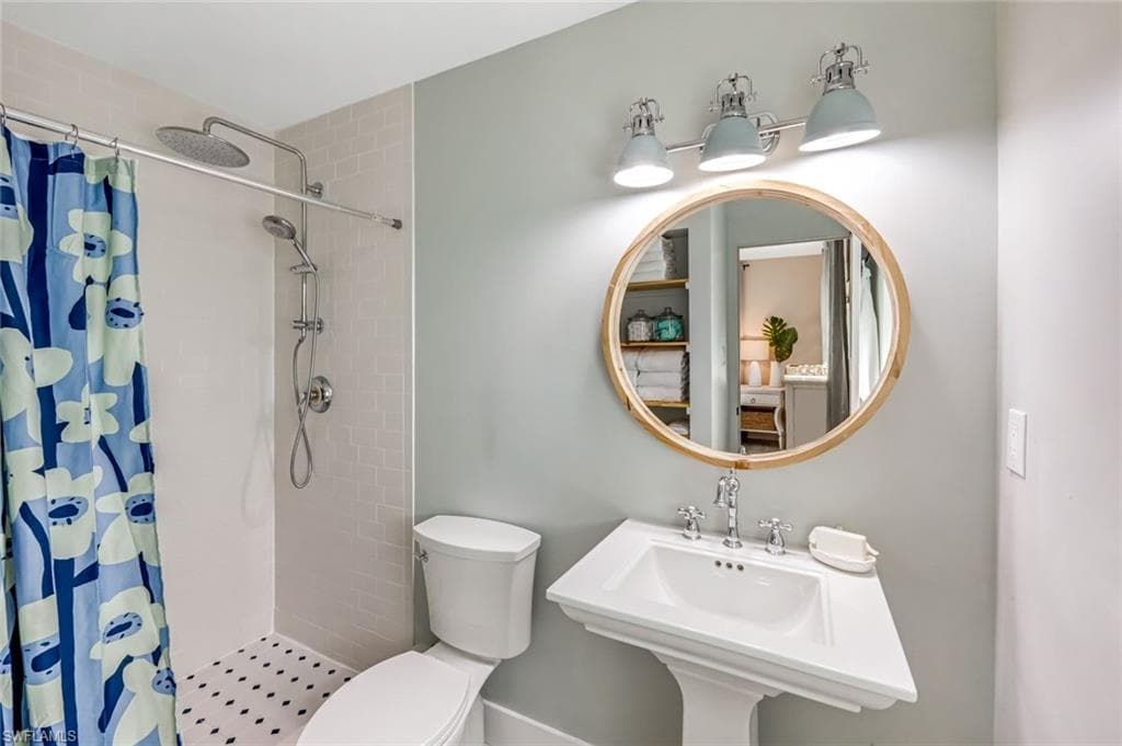 1086 N Town And River DR, FORT MYERS FL 33919-16