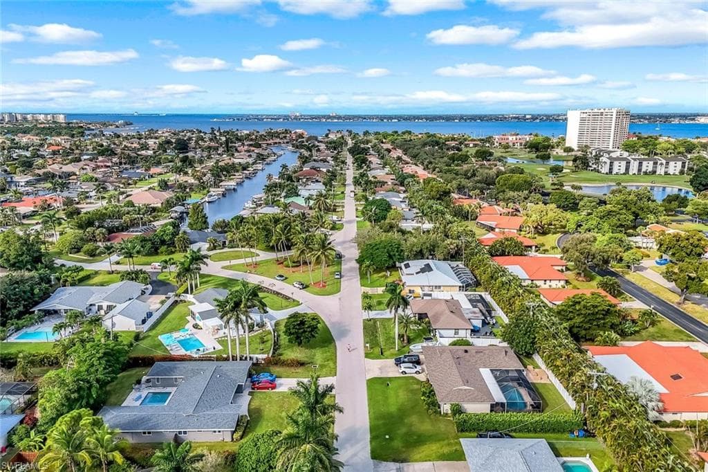 1086 N Town And River DR, FORT MYERS FL 33919-42