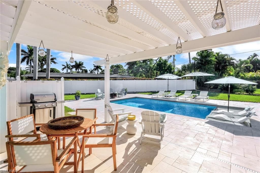 1086 N Town And River DR, FORT MYERS FL 33919-23