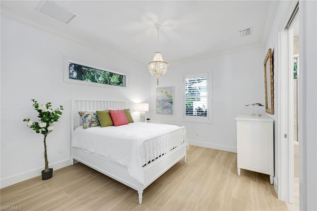 2100 Curtis ST, NAPLES FL 34112-16