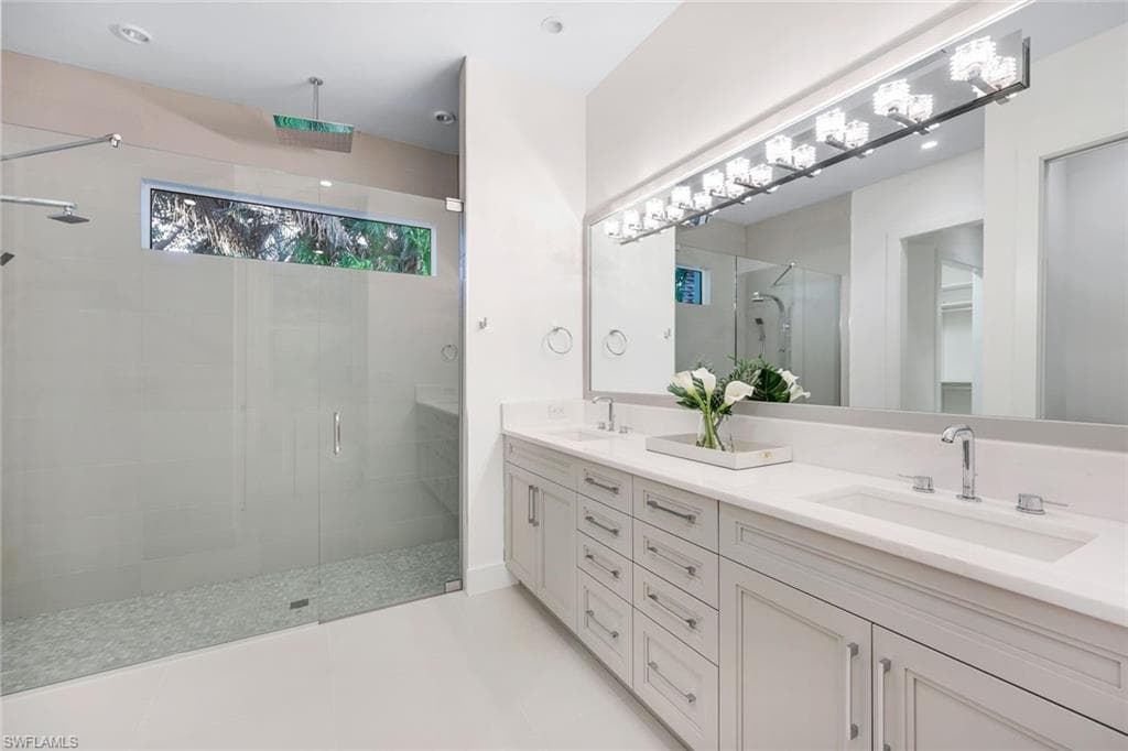 2100 Curtis ST, NAPLES FL 34112-13