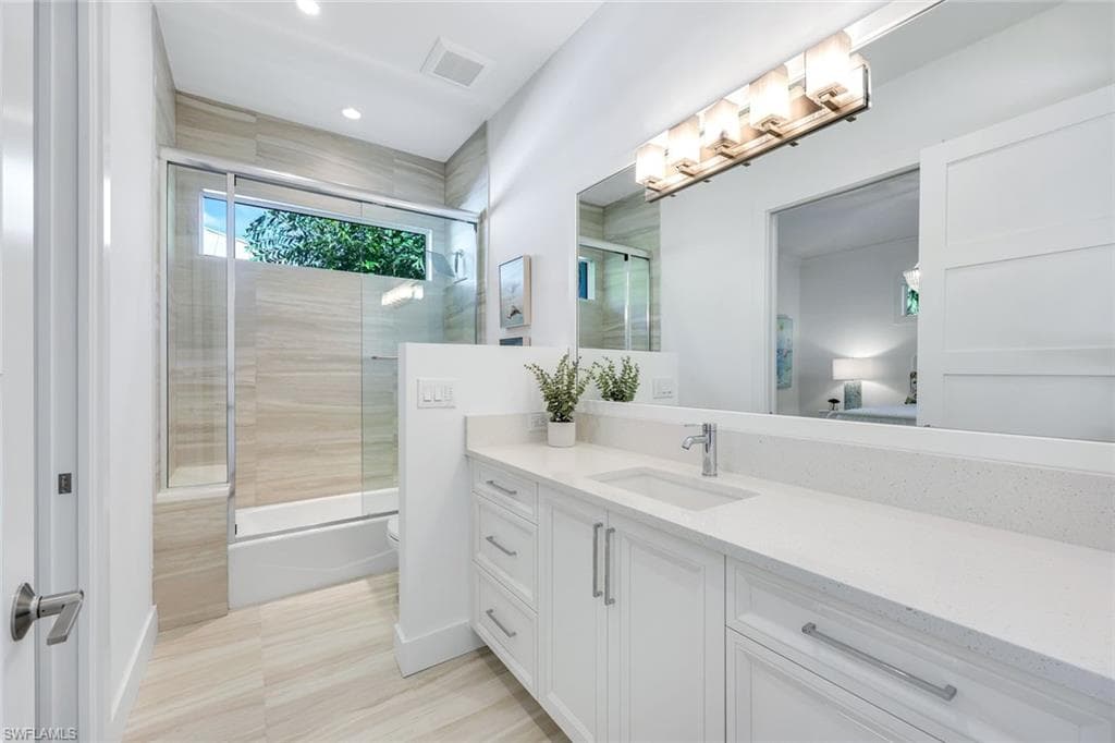 2100 Curtis ST, NAPLES FL 34112-17