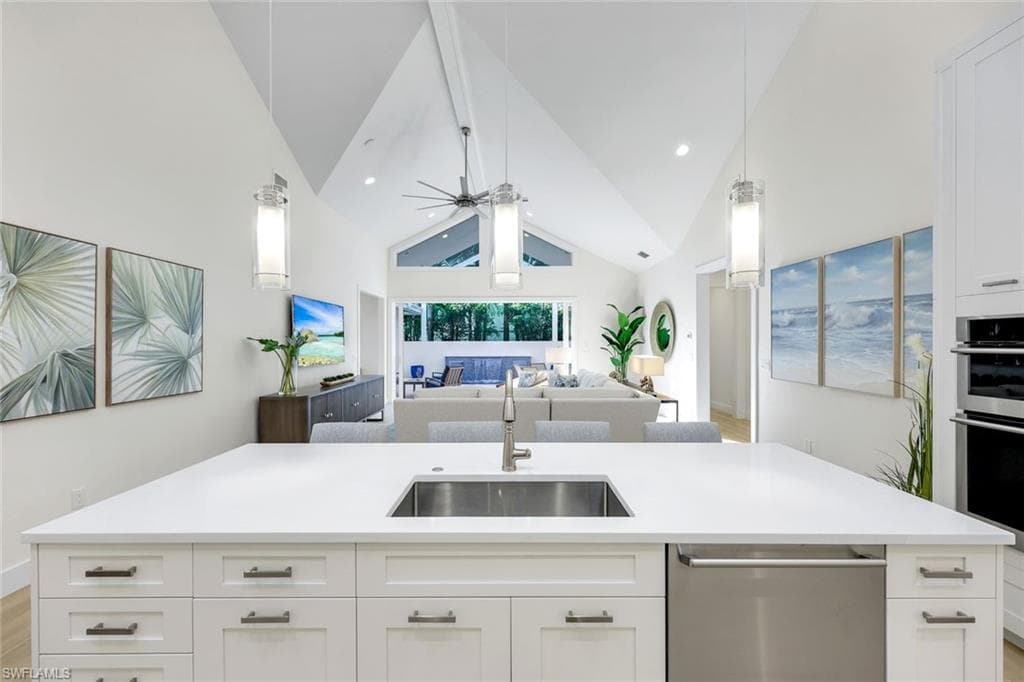 2100 Curtis ST, NAPLES FL 34112-10