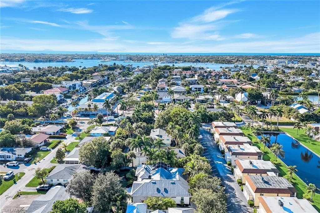 2100 Curtis ST, NAPLES FL 34112-28