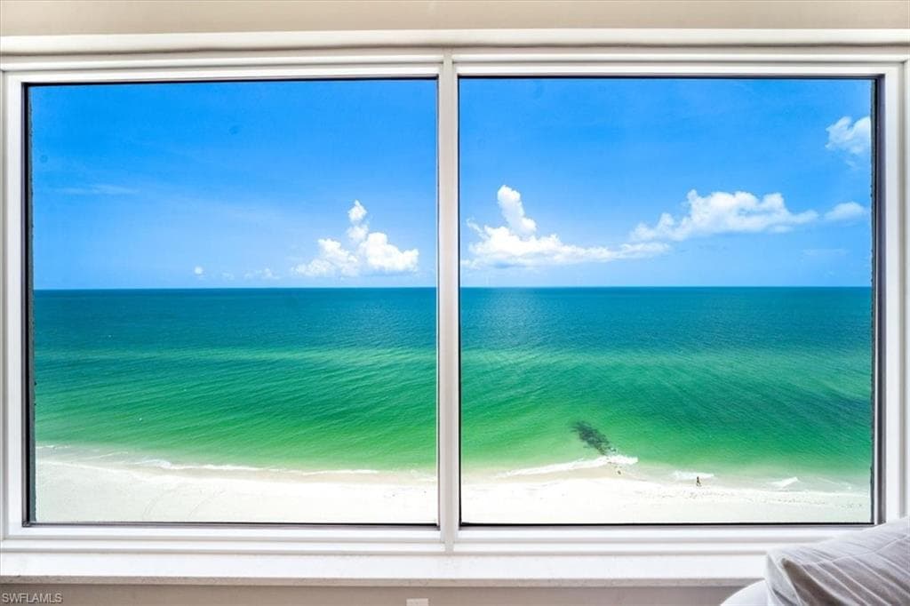 10 Seagate DR # 10N, NAPLES FL 34103-11