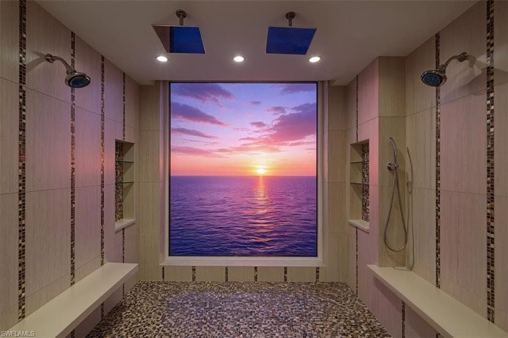 10 Seagate DR # 10N, NAPLES FL 34103-2