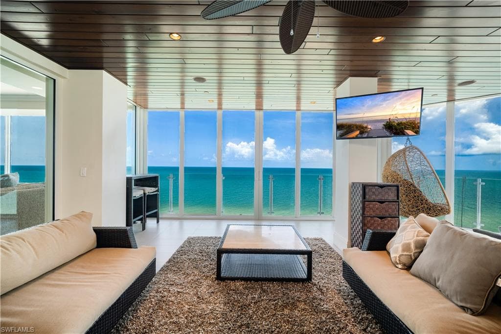 10 Seagate DR # 10N, NAPLES FL 34103-4