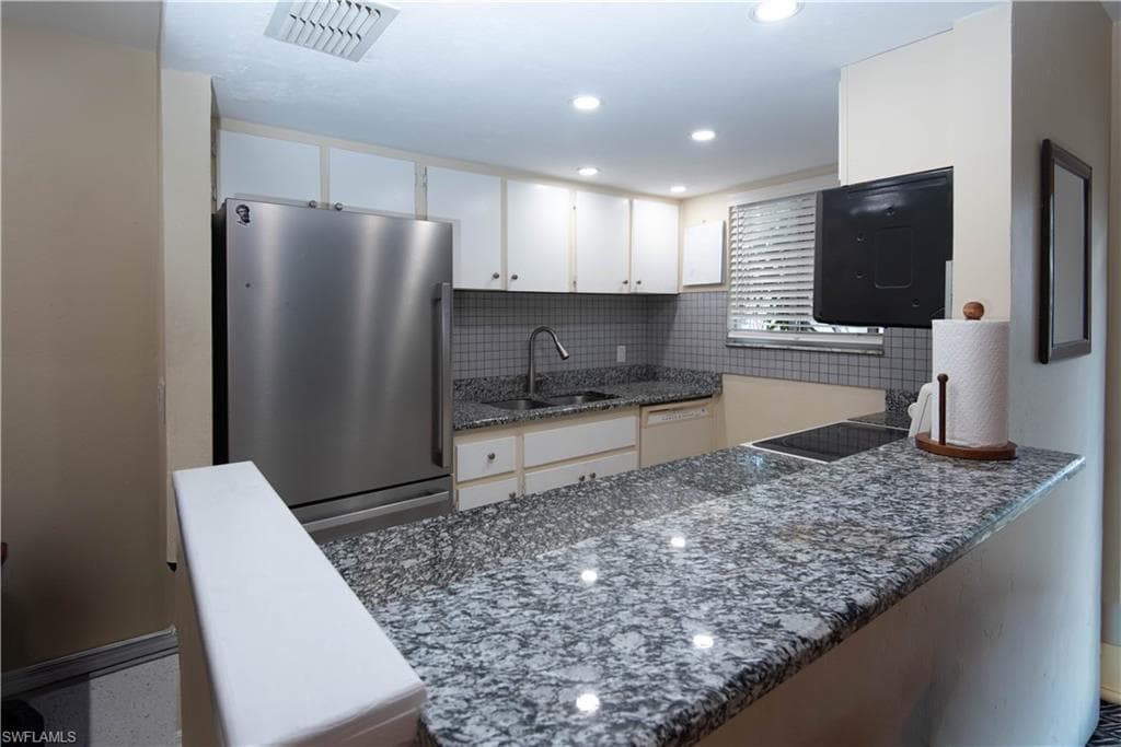 3355 Royal Canadian TRCE # 4, FORT MYERS FL 33907-5