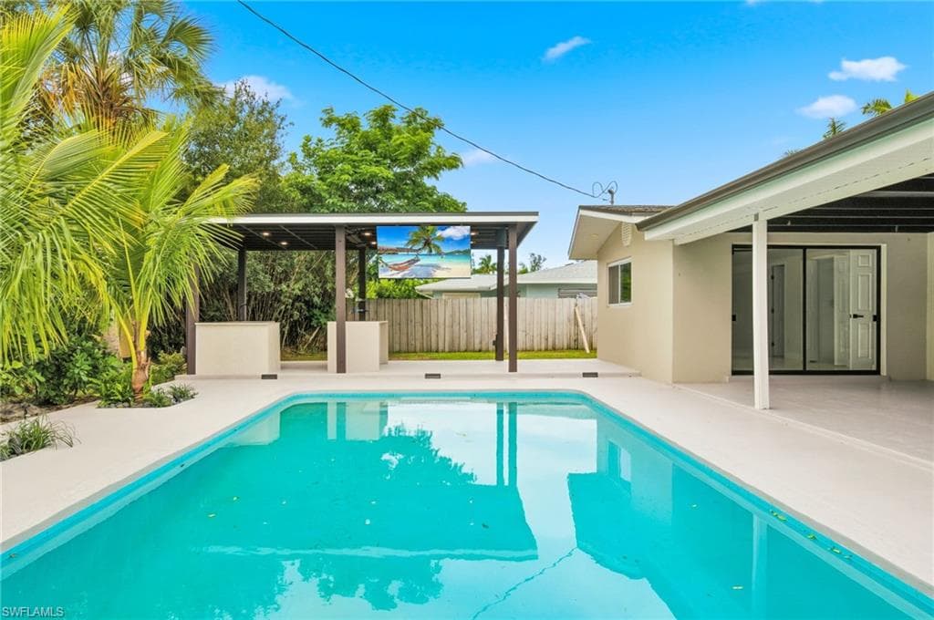 1560 Ricardo AVE, FORT MYERS FL 33901-25