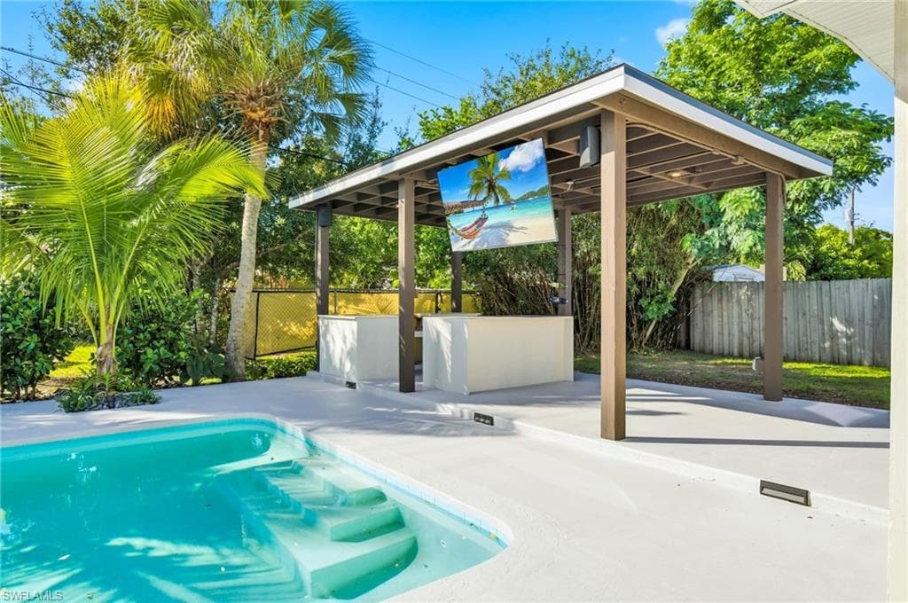 1560 Ricardo AVE, FORT MYERS FL 33901-35