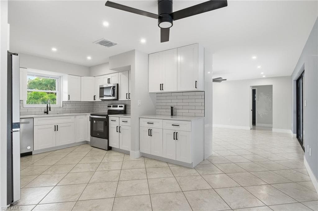 1560 Ricardo AVE, FORT MYERS FL 33901-9