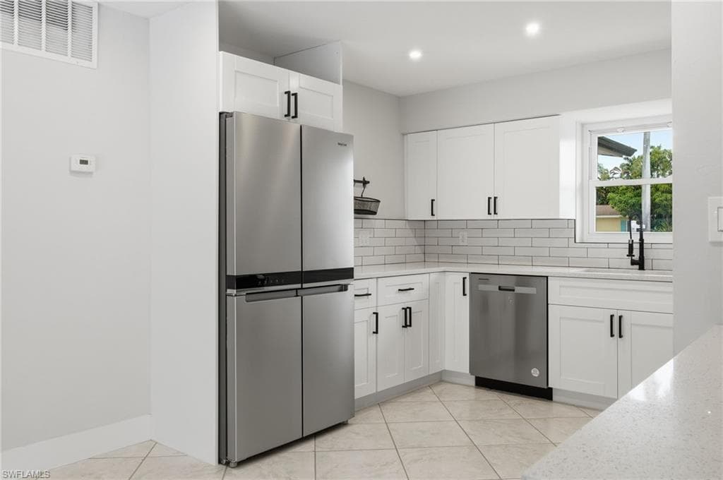 1560 Ricardo AVE, FORT MYERS FL 33901-10