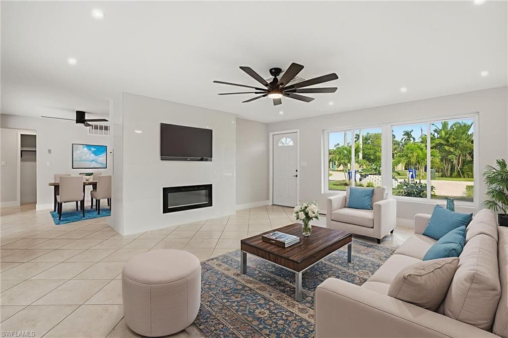 1560 Ricardo AVE, FORT MYERS FL 33901-7