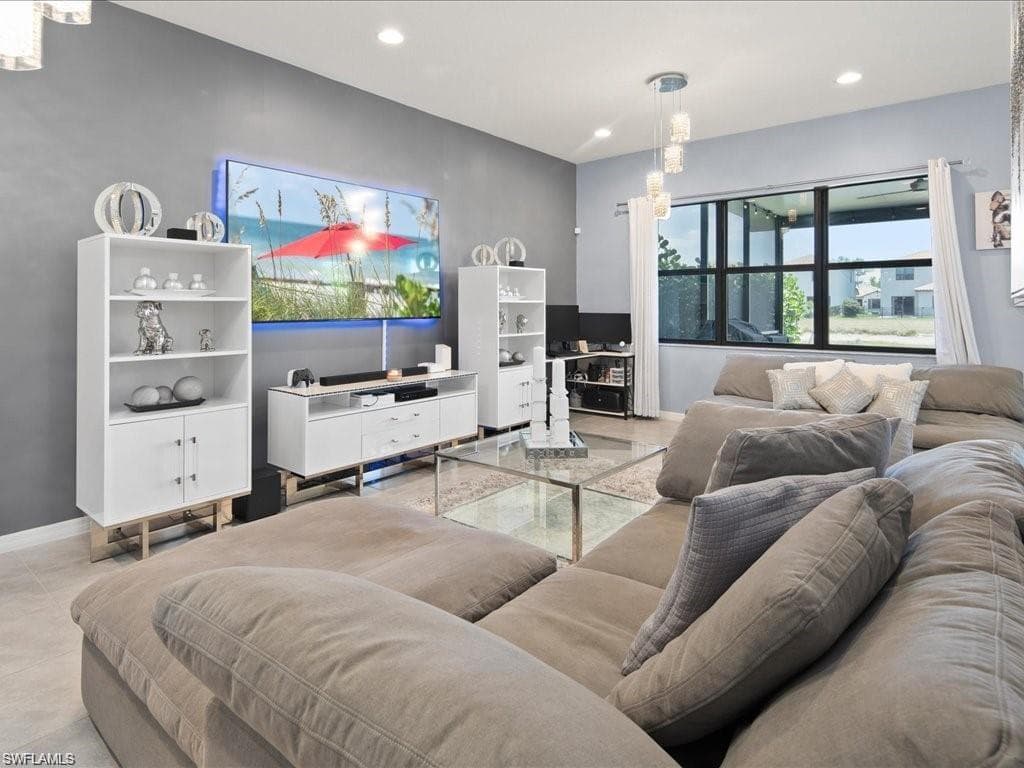 8812 Madrid CIR, NAPLES FL 34104-5