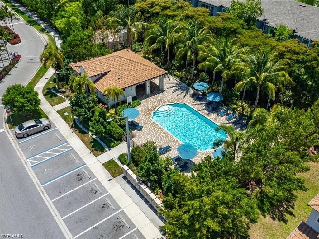 8812 Madrid CIR, NAPLES FL 34104-35