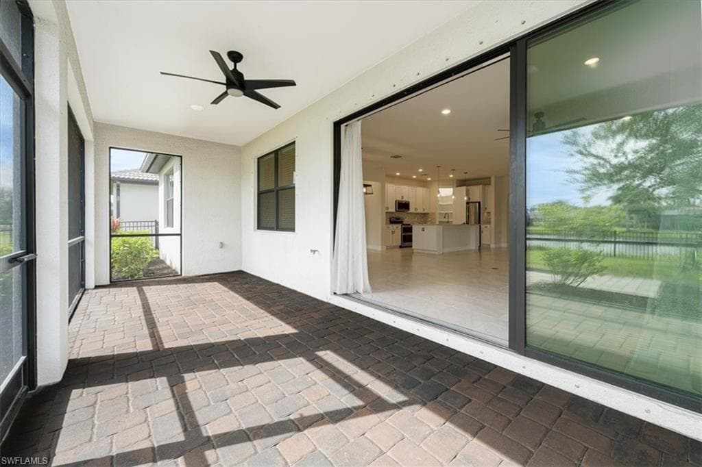 1996 Parson ST, NAPLES FL 34120-37