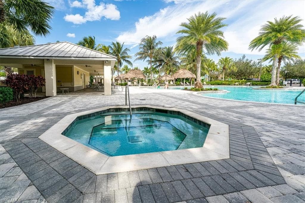 1996 Parson ST, NAPLES FL 34120-44