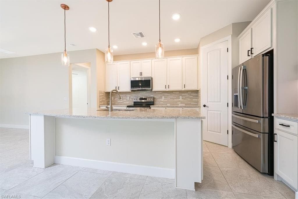 1996 Parson ST, NAPLES FL 34120-18