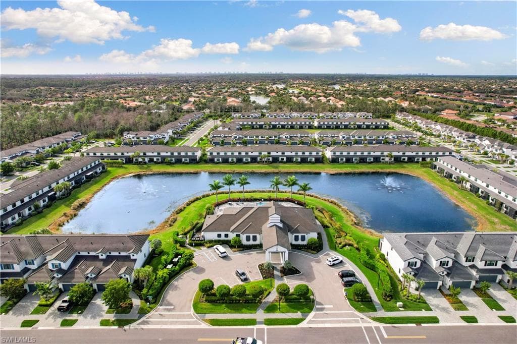 7578 Rockefeller DR, NAPLES FL 34119-2