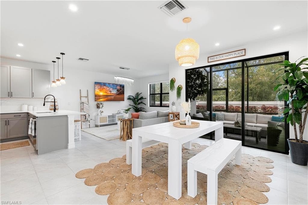 7578 Rockefeller DR, NAPLES FL 34119-8