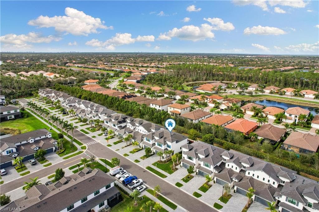 7578 Rockefeller DR, NAPLES FL 34119-33