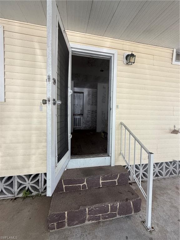 350 Shoreland DR, FORT MYERS FL 33905-40