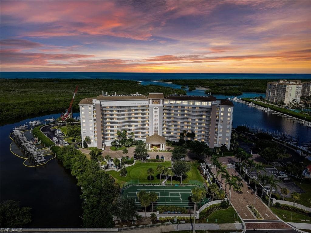 13105 Vanderbilt DR # 909, NAPLES FL 34110-1