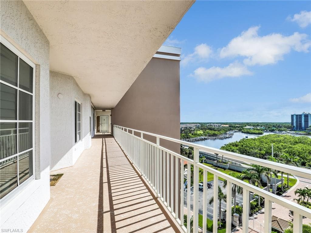 13105 Vanderbilt DR # 909, NAPLES FL 34110-18