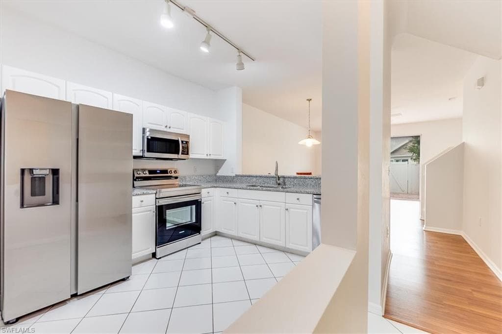 3635 Pine Oak CIR # 102, FORT MYERS FL 33916-5