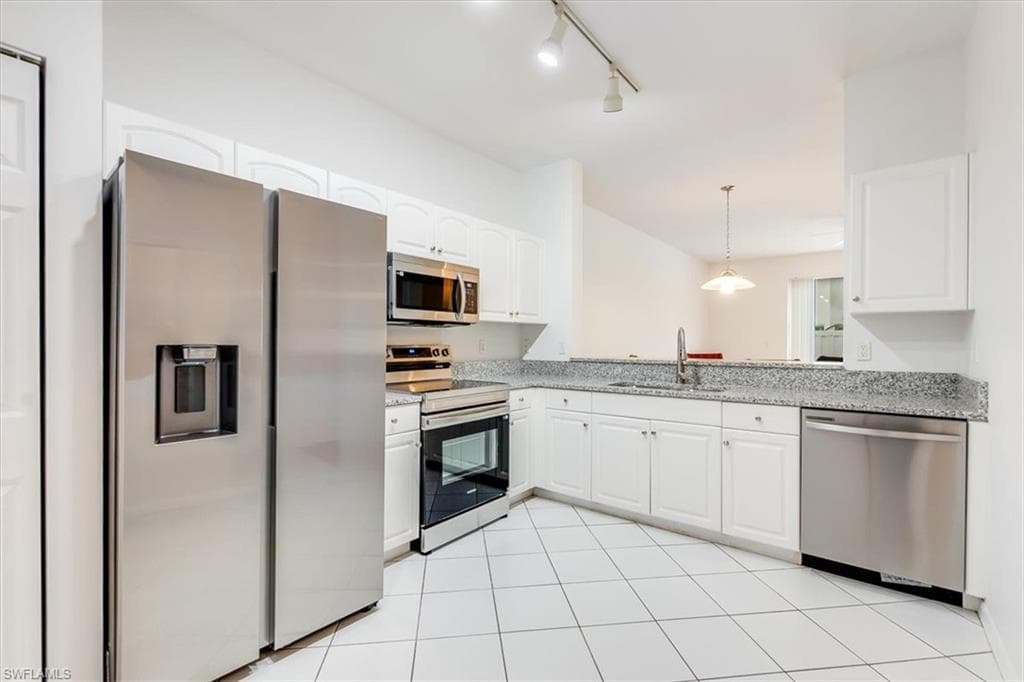 3635 Pine Oak CIR # 102, FORT MYERS FL 33916-4