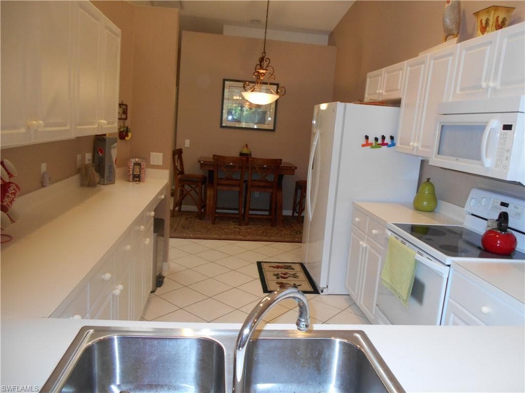 230 W Naomi DR # 4702, NAPLES FL 34104-7