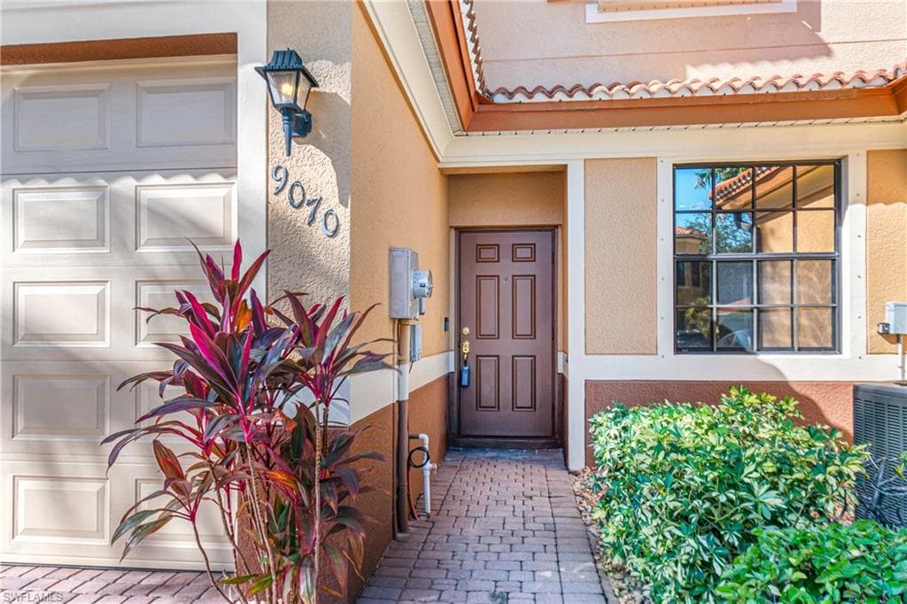 9070 Water Tupelo RD, FORT MYERS FL 33912-10