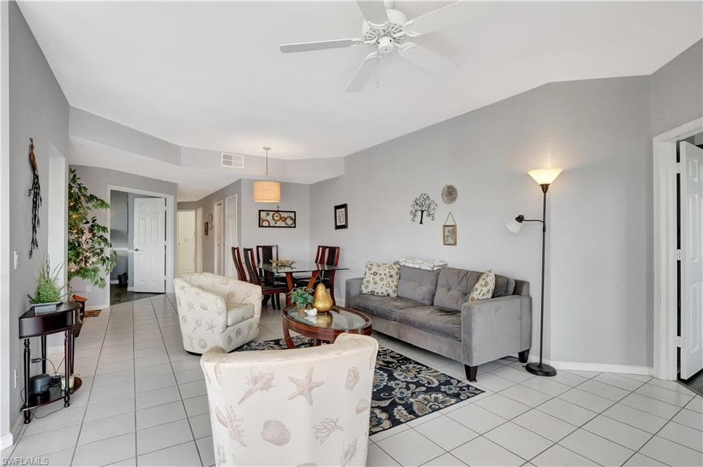7792 Gardner DR # 102, NAPLES FL 34109-5