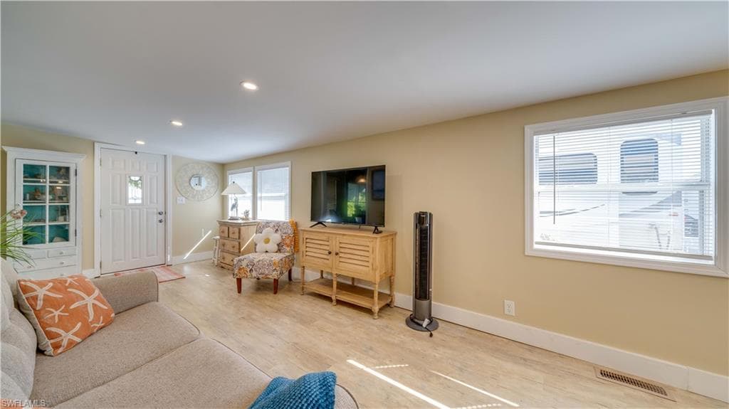 11077 Sunburst LN, FORT MYERS FL 33908-4