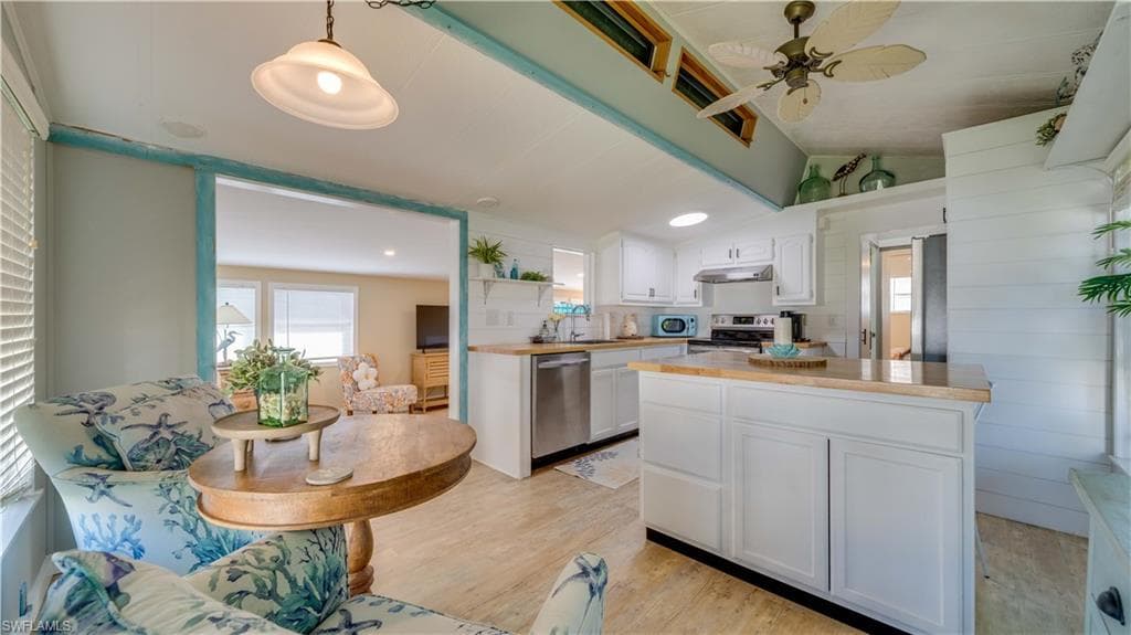 11077 Sunburst LN, FORT MYERS FL 33908-10