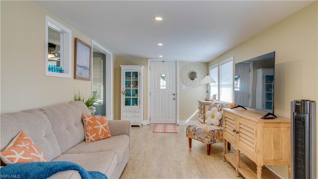 11077 Sunburst LN, FORT MYERS FL 33908-7