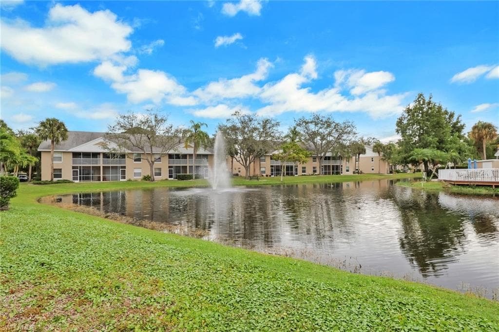 162 Pebble Shores DR # 104, NAPLES FL 34110-5