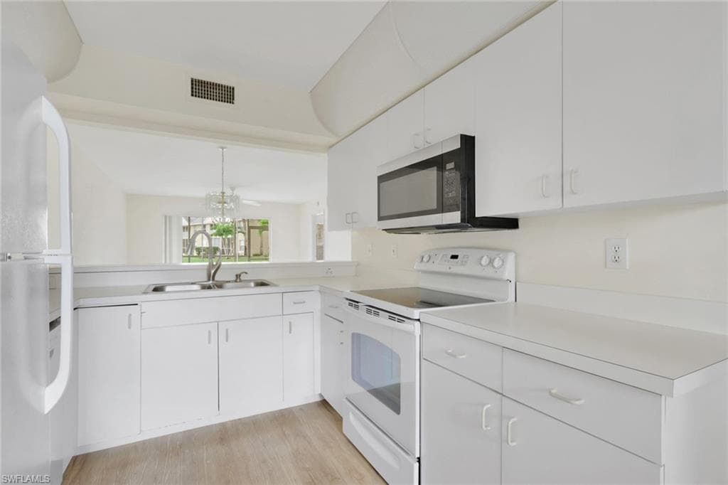 162 Pebble Shores DR # 104, NAPLES FL 34110-12