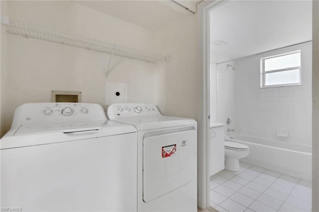 162 Pebble Shores DR # 104, NAPLES FL 34110-25