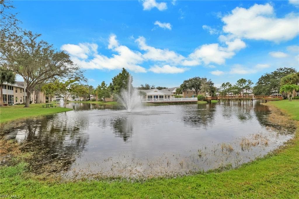 162 Pebble Shores DR # 104, NAPLES FL 34110-32