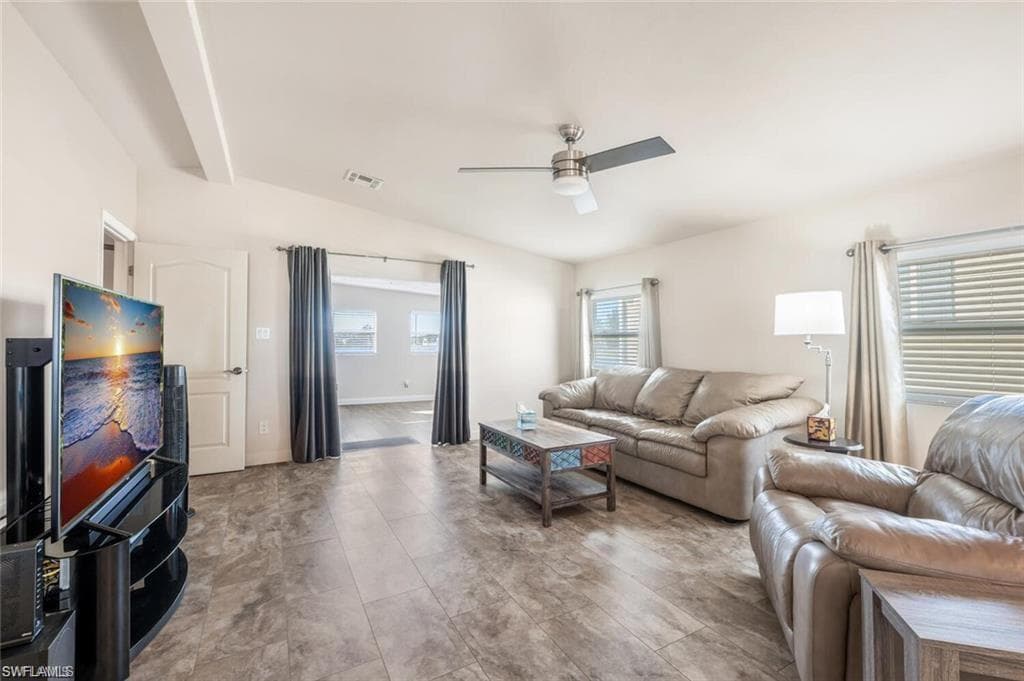 89 Pacific WAY # 89, NAPLES FL 34104-8