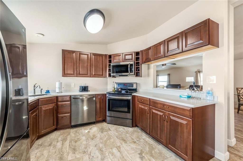 89 Pacific WAY # 89, NAPLES FL 34104-3