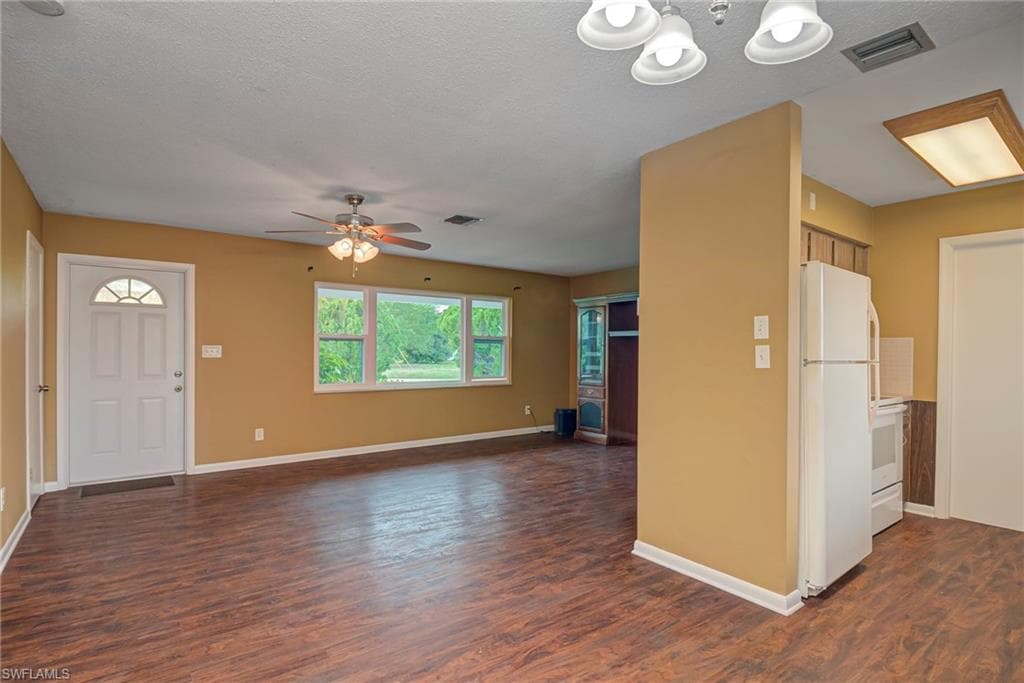 326 Canyon DR N, LEHIGH ACRES FL 33936-6