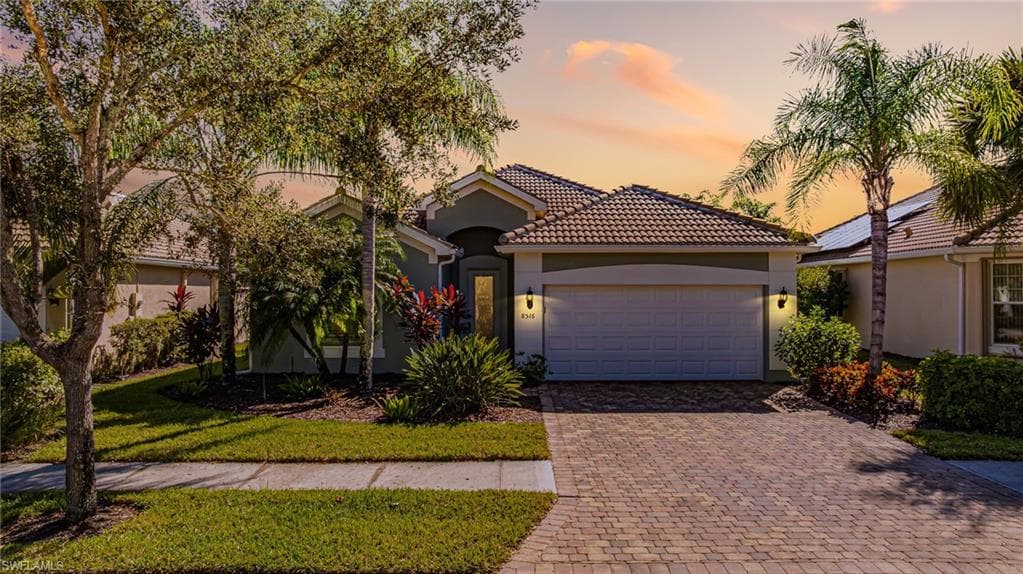 8516 Benelli CT, NAPLES FL 34114-49