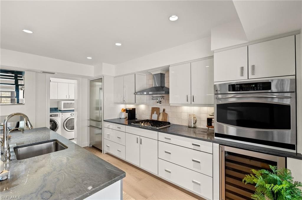 1 Sunset Captiva LN, CAPTIVA FL 33924-9