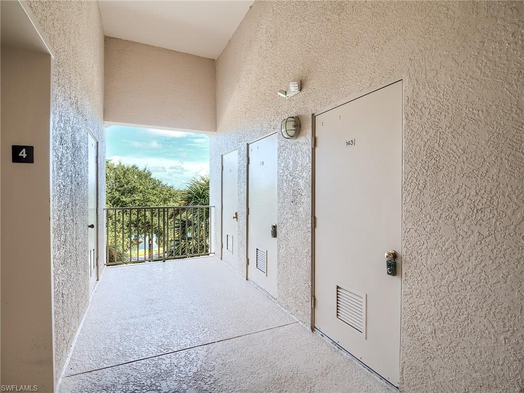 8680 Cedar Hammock CIR # 143, NAPLES FL 34112-19